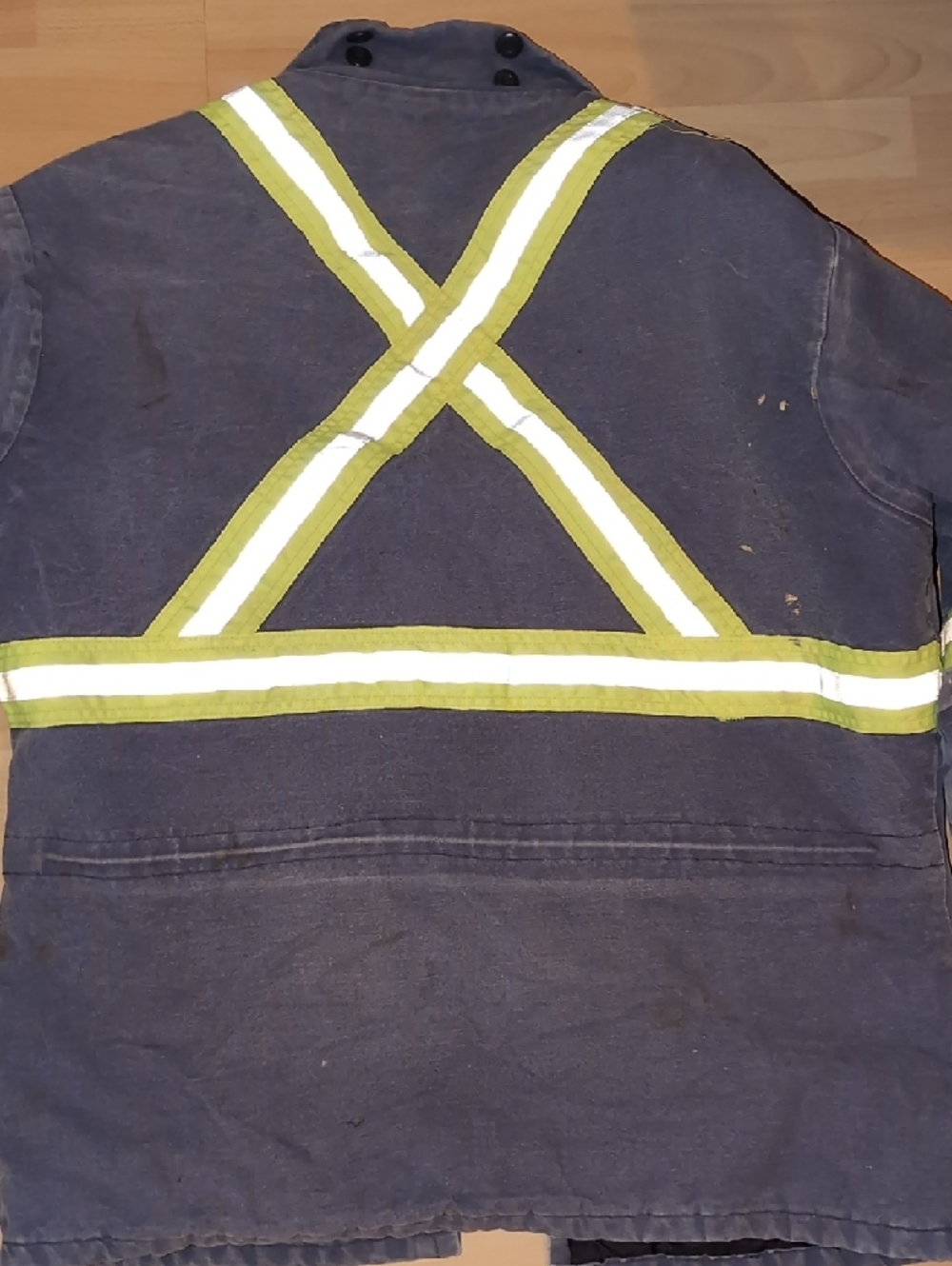 Reflective Work Jacket And Jeans - Picture 10 of 15